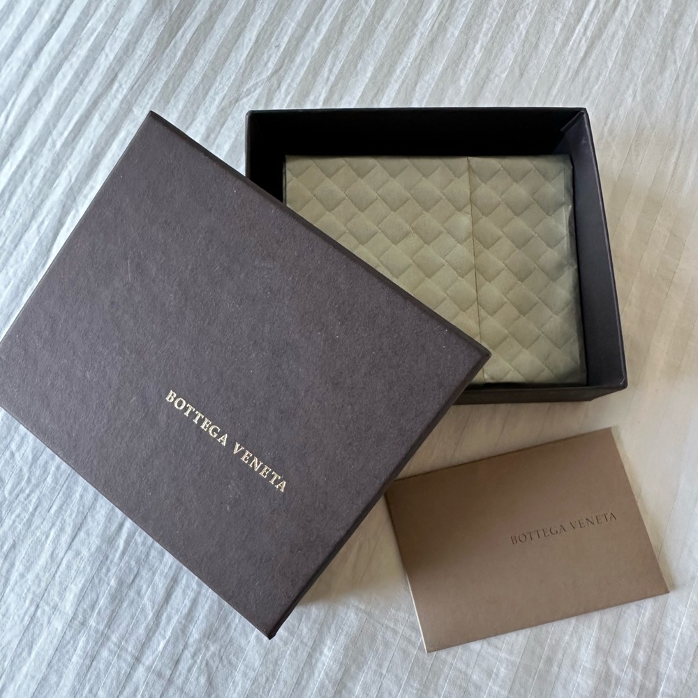 Bottega Venetta wallet box